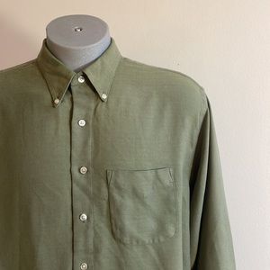 Green Van Heusen Shirt XL
